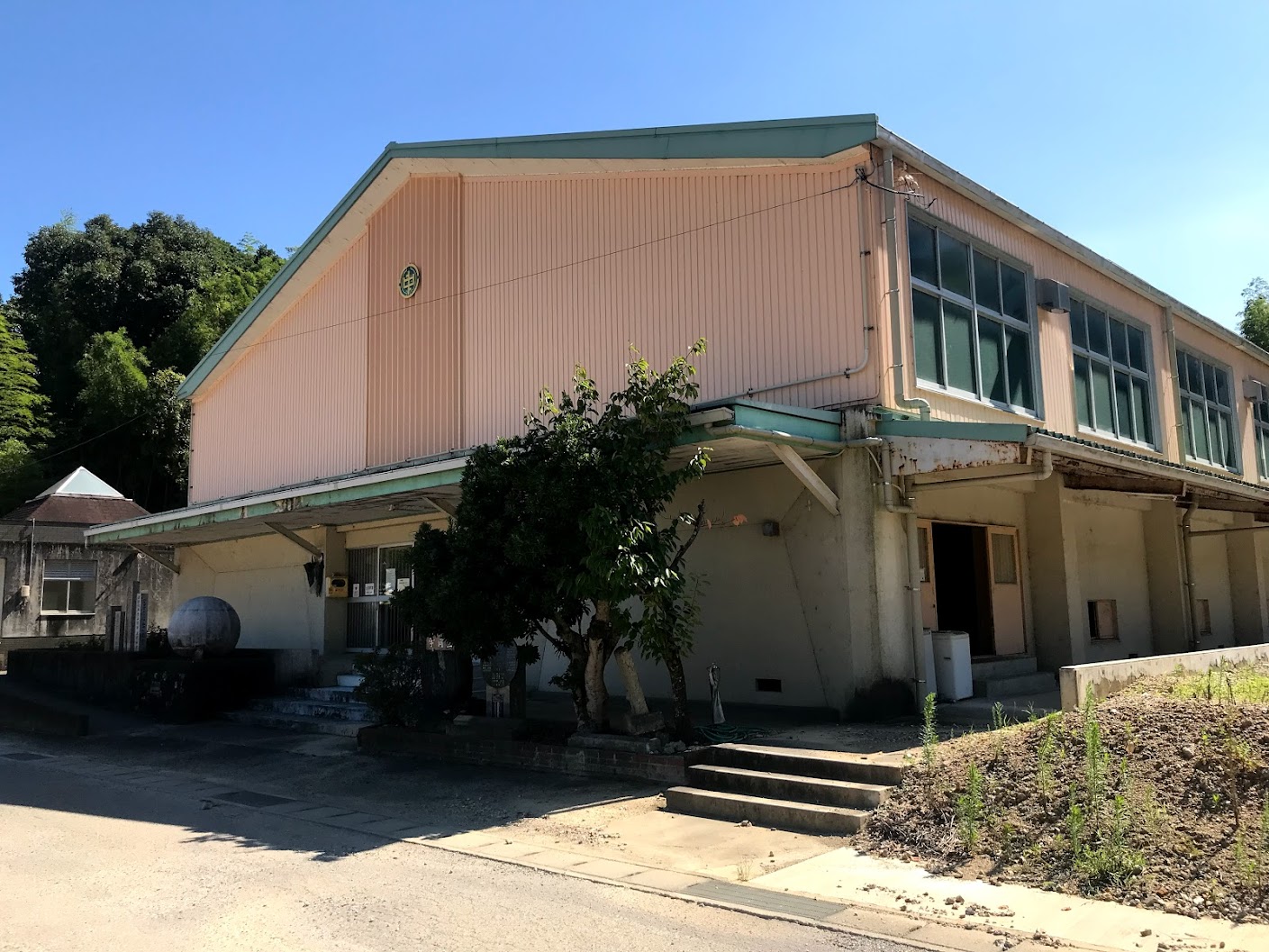 徳島県小松島市立江中学校体育館